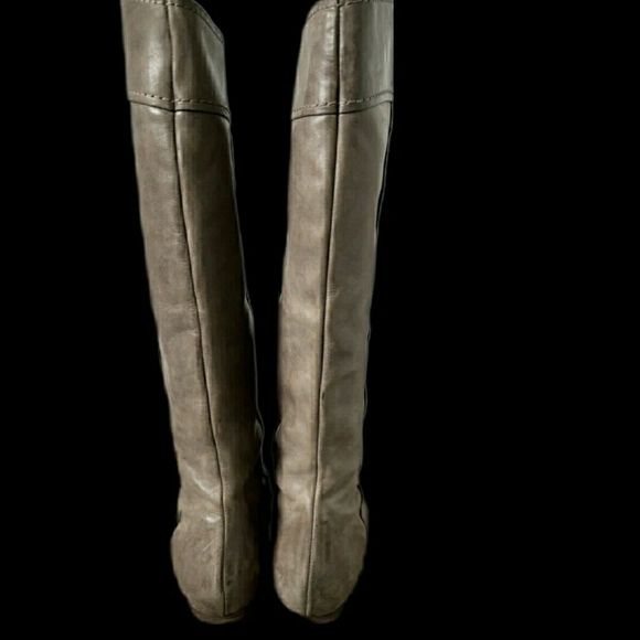 Chloe Knee-High Heloise Grey Leather Boots - Embossed Logo, Classic Equestrian - Picture 3 of 8